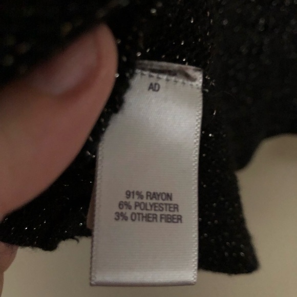 JENNIFER LOPEZ Crochet Metallic Long Sleeve Top - Picture 4 of 4